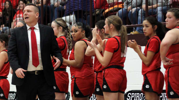HOW LCT D6 Coach Brown